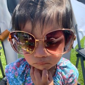 Meet your Posher, Mari